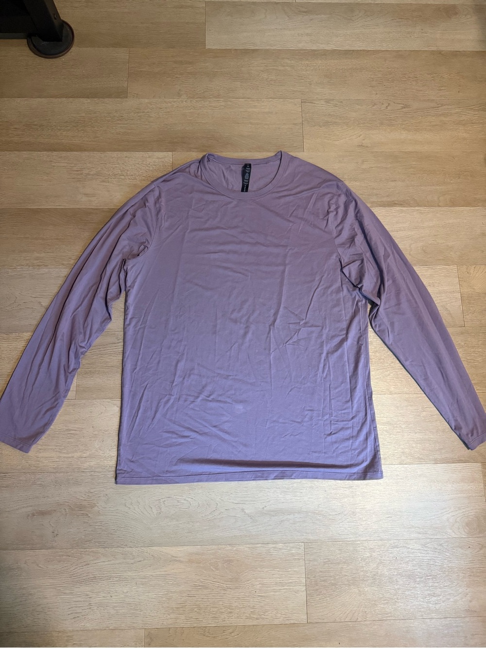 Mens Lululemon athletica Long Sleeve Crew Tee - XL - purple